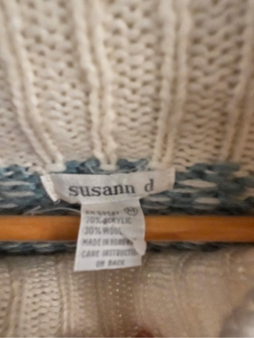 Vintage Susann D Chunky Knit Sweater Cream Blue Pink 3D Floral Mock Necklace - Picture 4 of 4